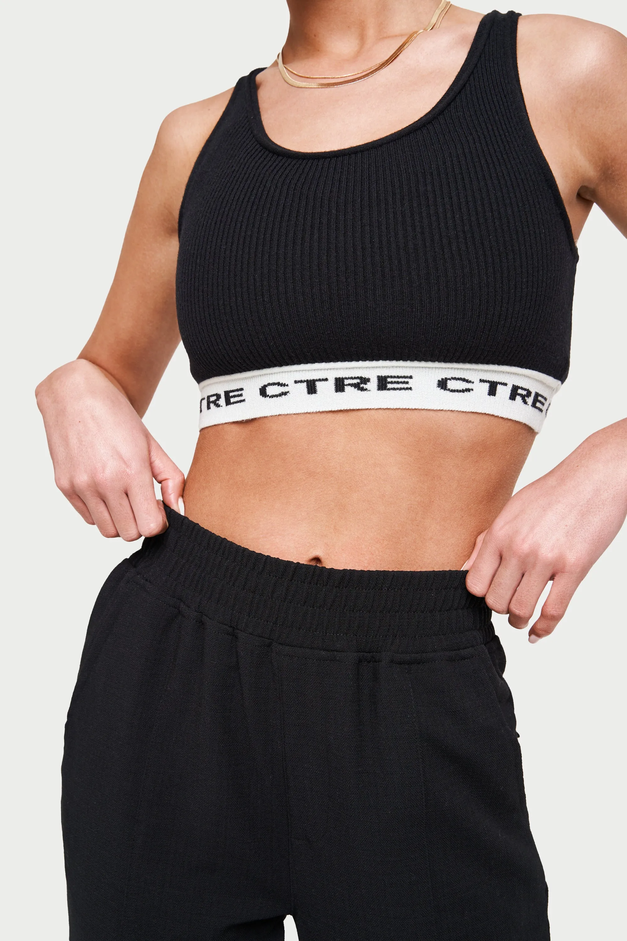 CTRE KNIT CROP TOP - BLACK